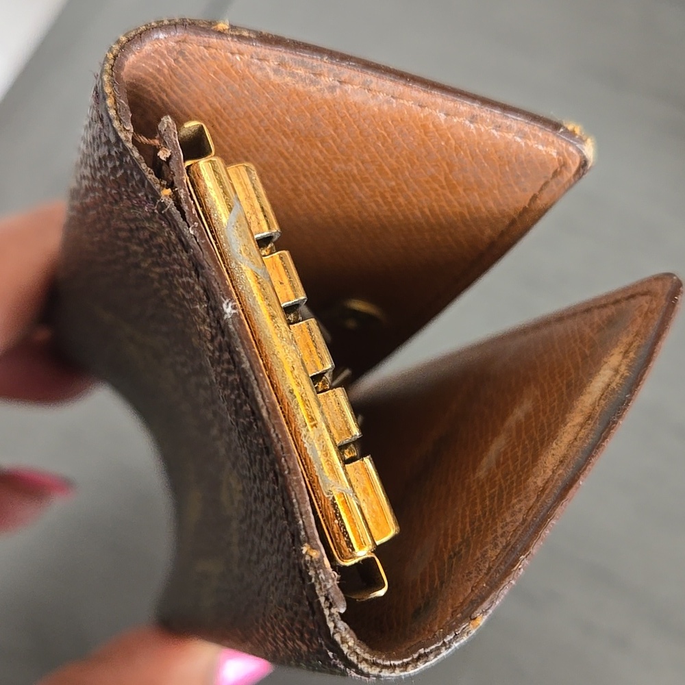 Louis Vuitton Dark Brown Monogram 4 Row Keycase - Picture 6 of 7